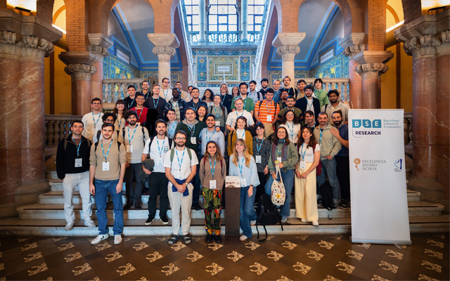 Group photo inside UAB Casa Convalescència
